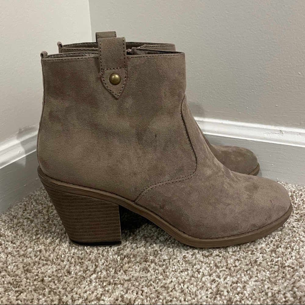 Chelsea Moreland Bonnie booties